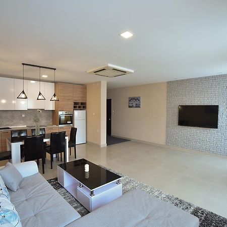City Center Apartments Pirot Bagian luar foto