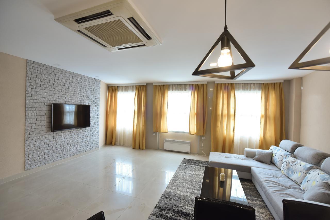 City Center Apartments Pirot Bagian luar foto
