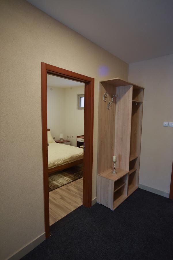 City Center Apartments Pirot Bagian luar foto