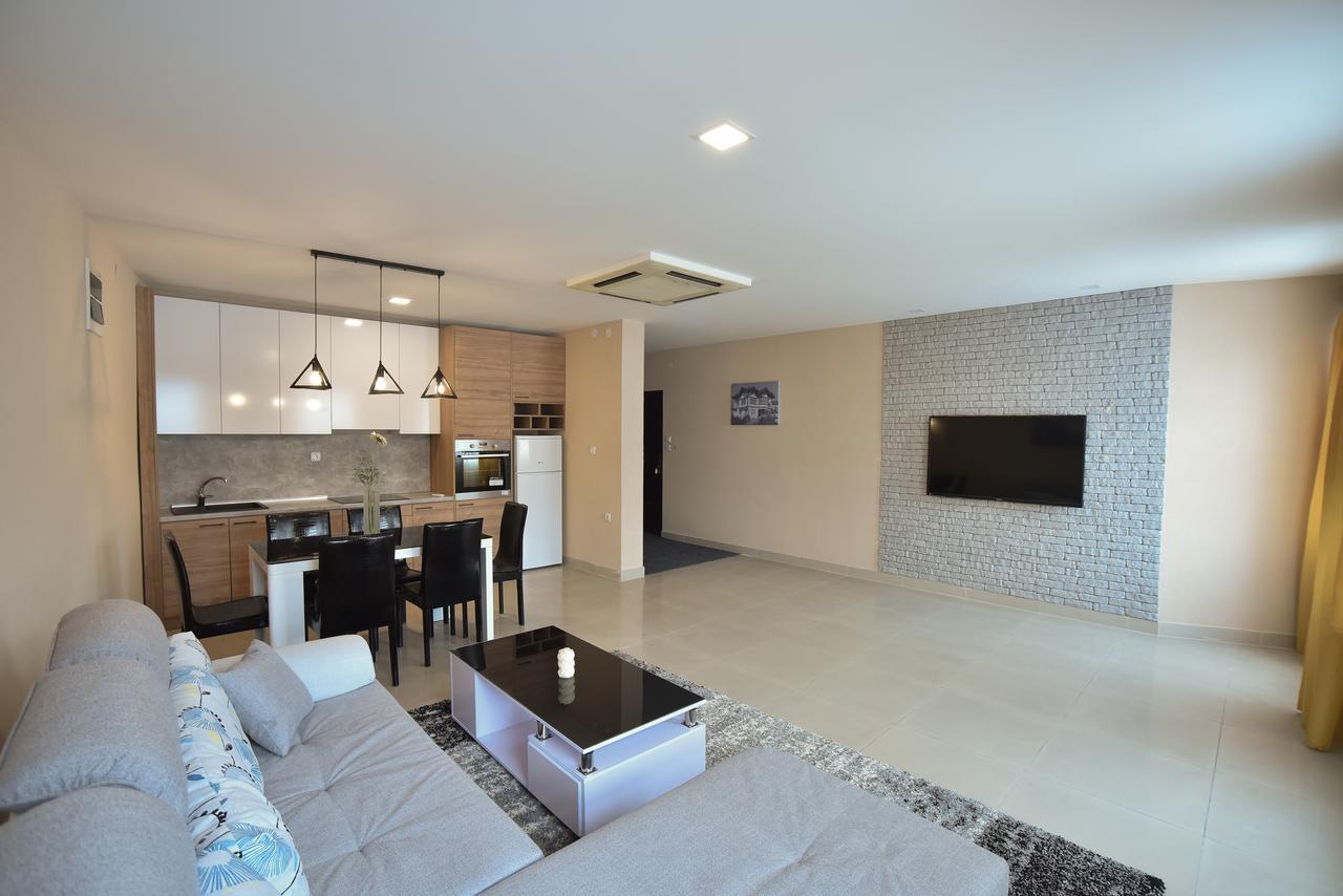 City Center Apartments Pirot Bagian luar foto