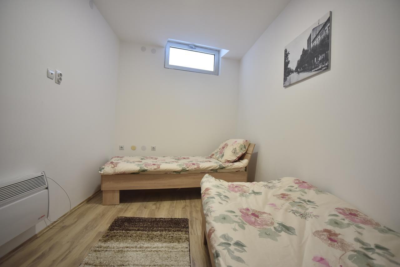City Center Apartments Pirot Bagian luar foto