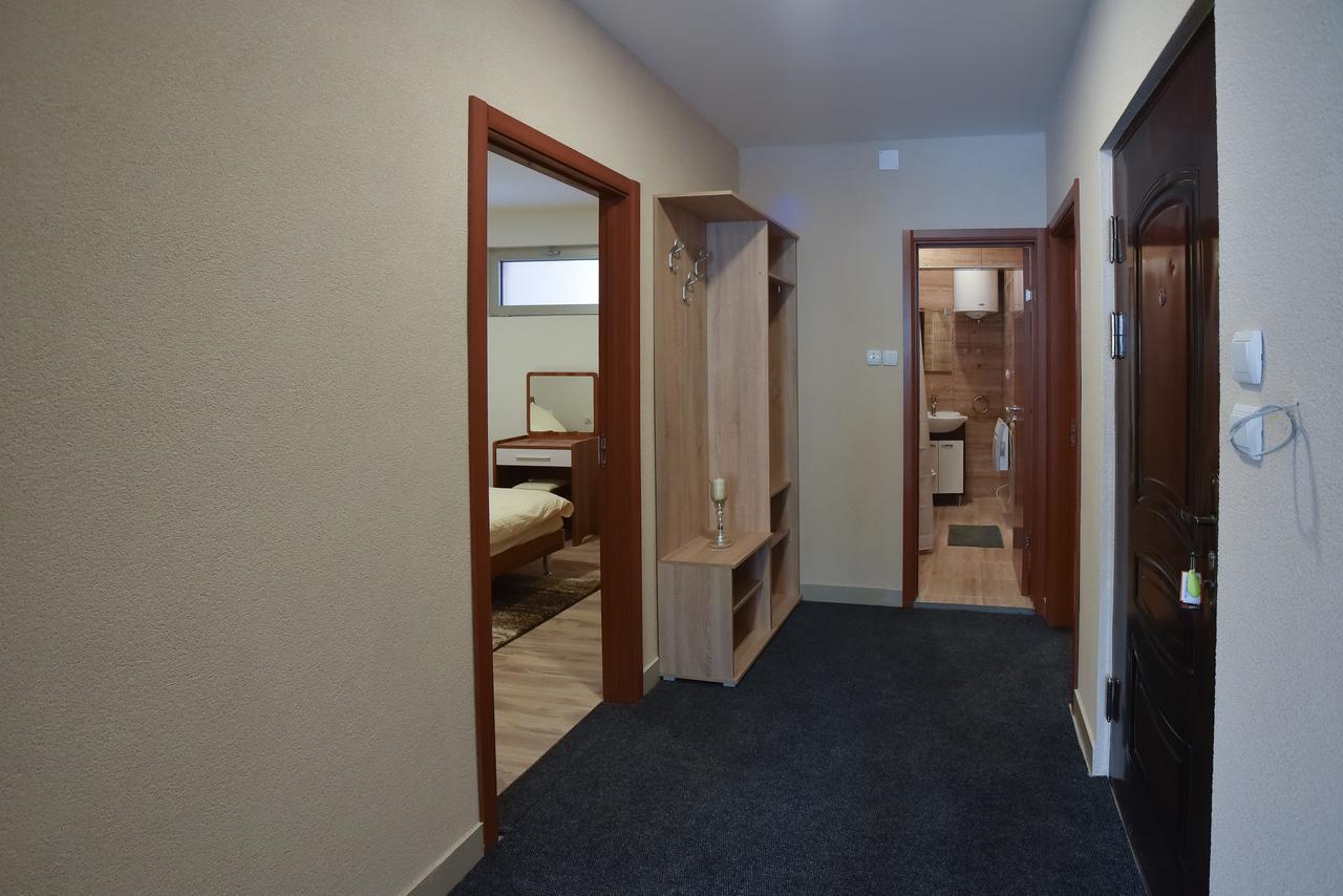 City Center Apartments Pirot Bagian luar foto