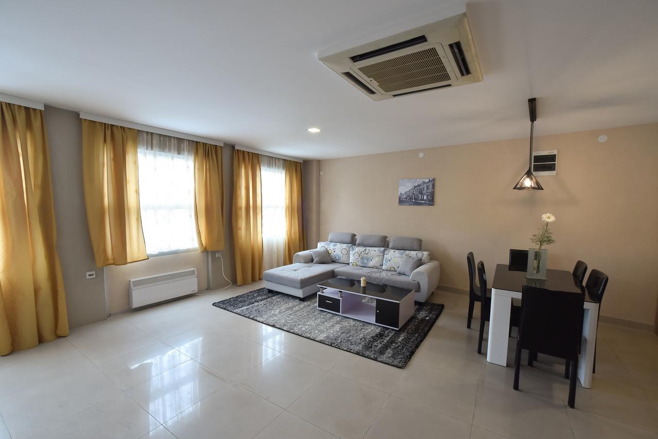 City Center Apartments Pirot Bagian luar foto
