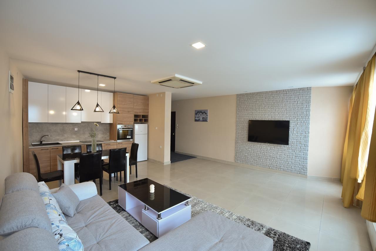 City Center Apartments Pirot Bagian luar foto