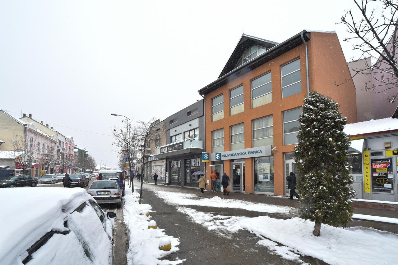 City Center Apartments Pirot Bagian luar foto