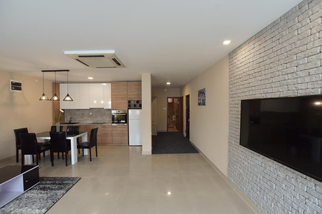 City Center Apartments Pirot Bagian luar foto