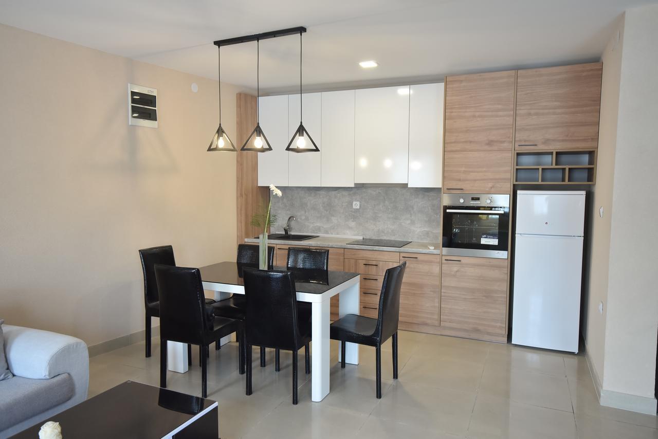 City Center Apartments Pirot Bagian luar foto