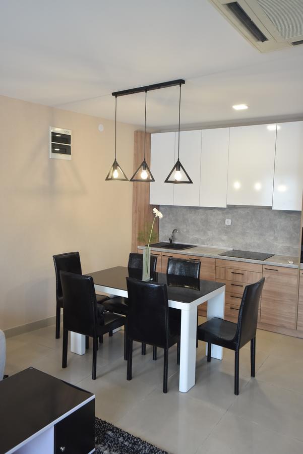 City Center Apartments Pirot Bagian luar foto