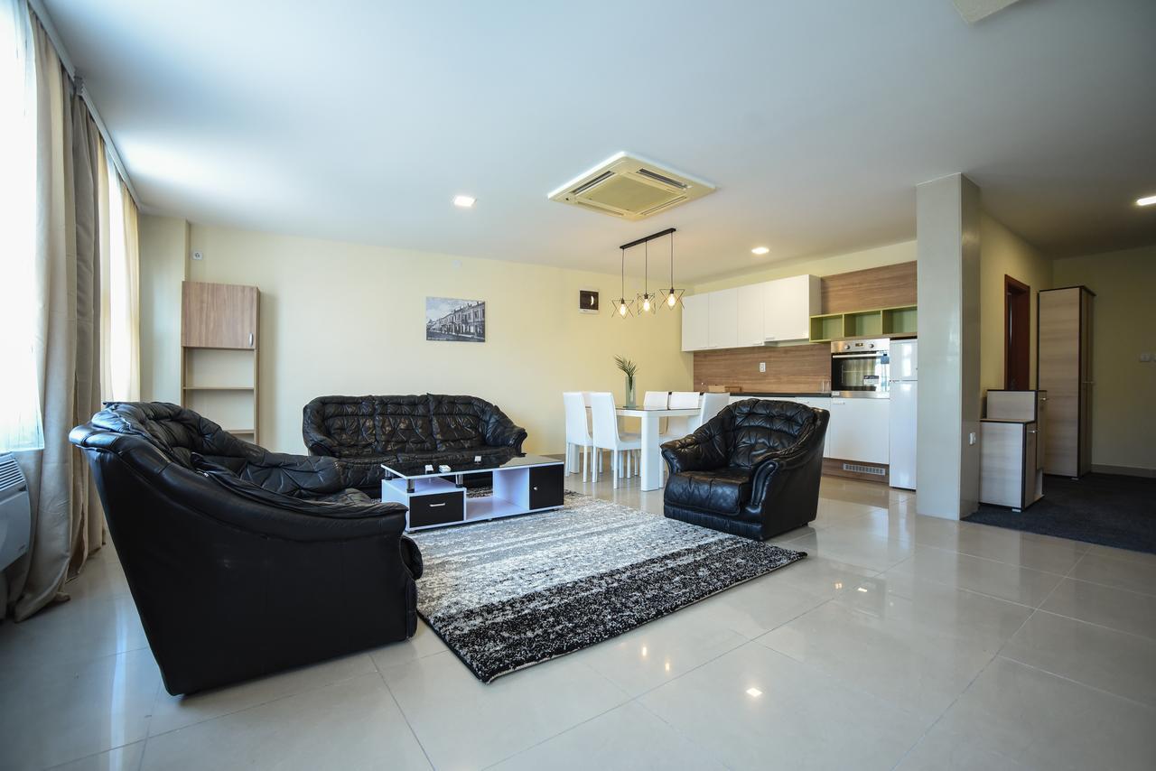 City Center Apartments Pirot Bagian luar foto