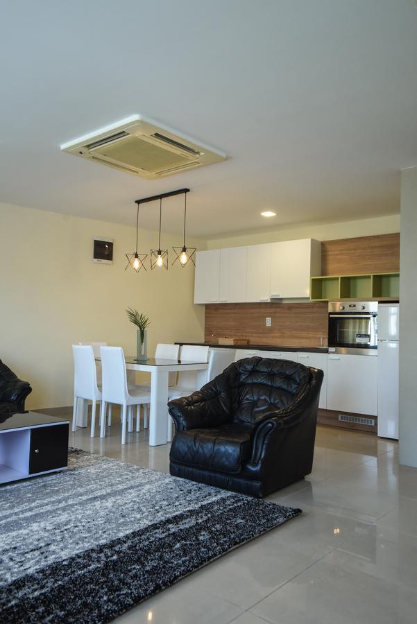 City Center Apartments Pirot Bagian luar foto