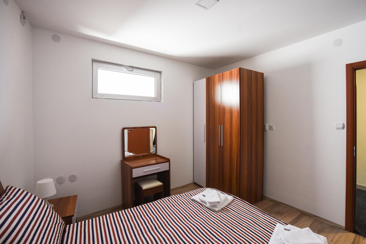 City Center Apartments Pirot Bagian luar foto