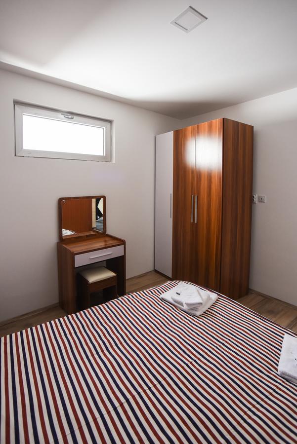 City Center Apartments Pirot Bagian luar foto