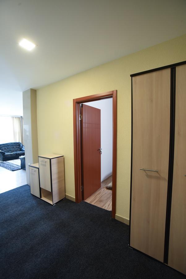 City Center Apartments Pirot Bagian luar foto