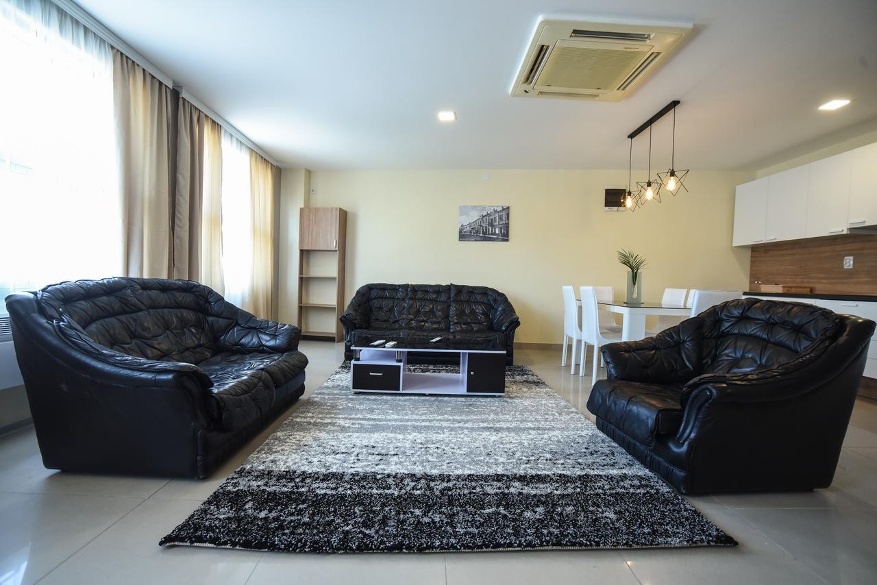 City Center Apartments Pirot Bagian luar foto
