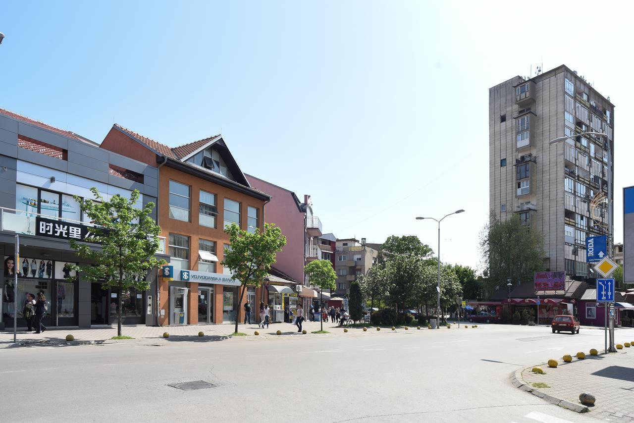 City Center Apartments Pirot Bagian luar foto