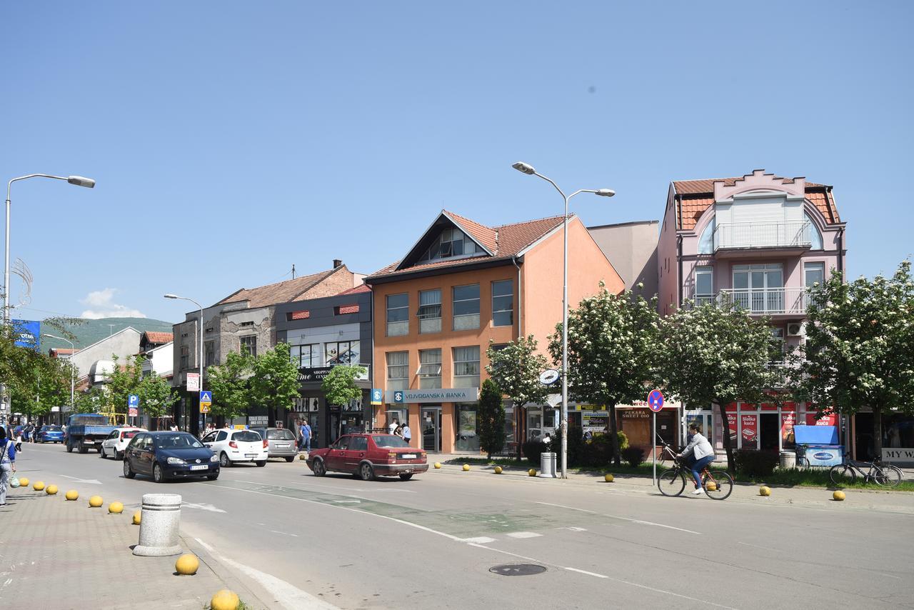 City Center Apartments Pirot Bagian luar foto