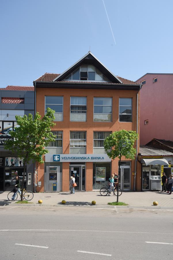 City Center Apartments Pirot Bagian luar foto
