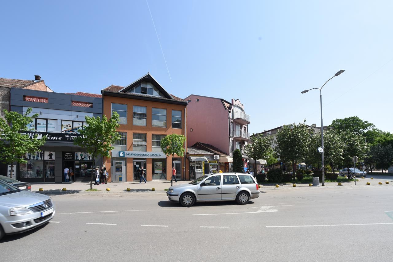 City Center Apartments Pirot Bagian luar foto