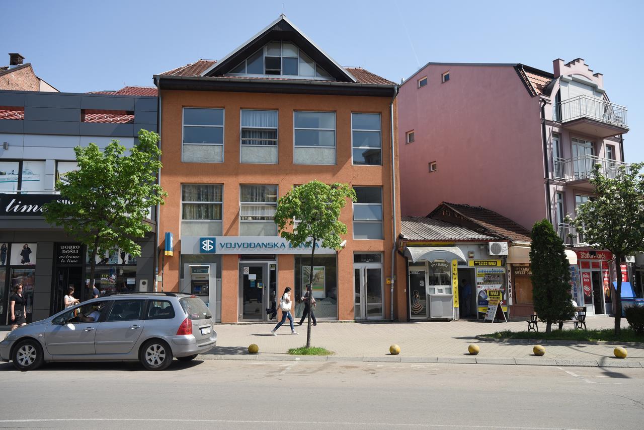 City Center Apartments Pirot Bagian luar foto
