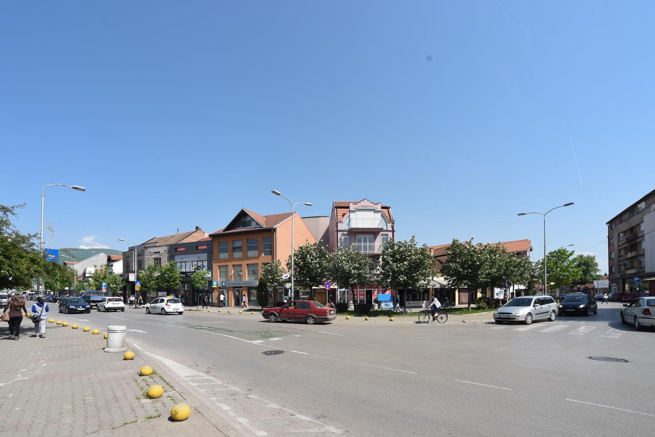 City Center Apartments Pirot Bagian luar foto