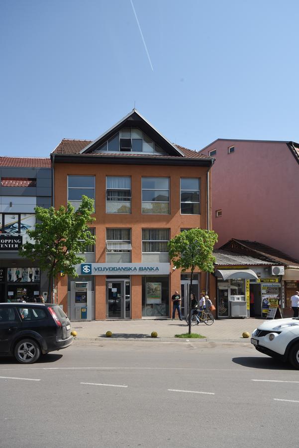 City Center Apartments Pirot Bagian luar foto