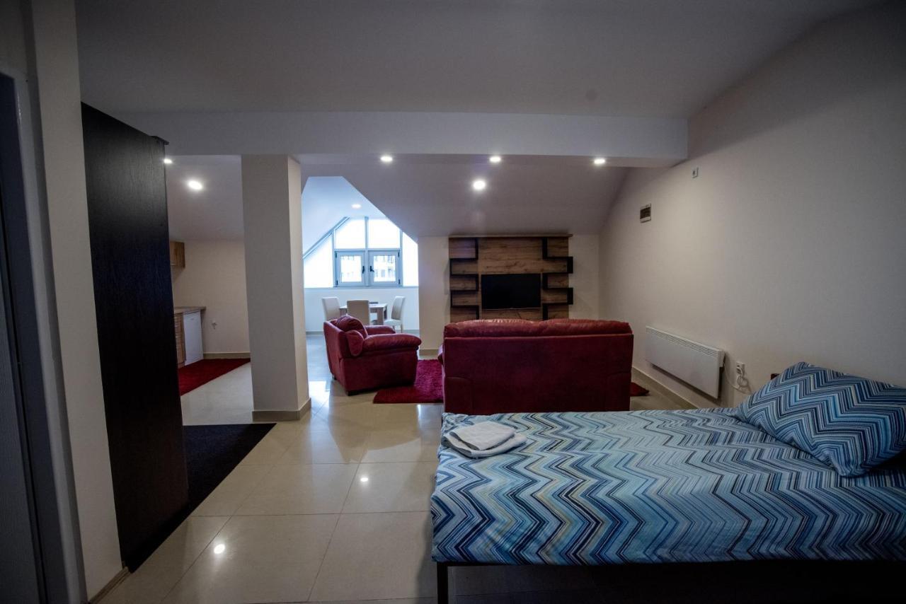 City Center Apartments Pirot Bagian luar foto
