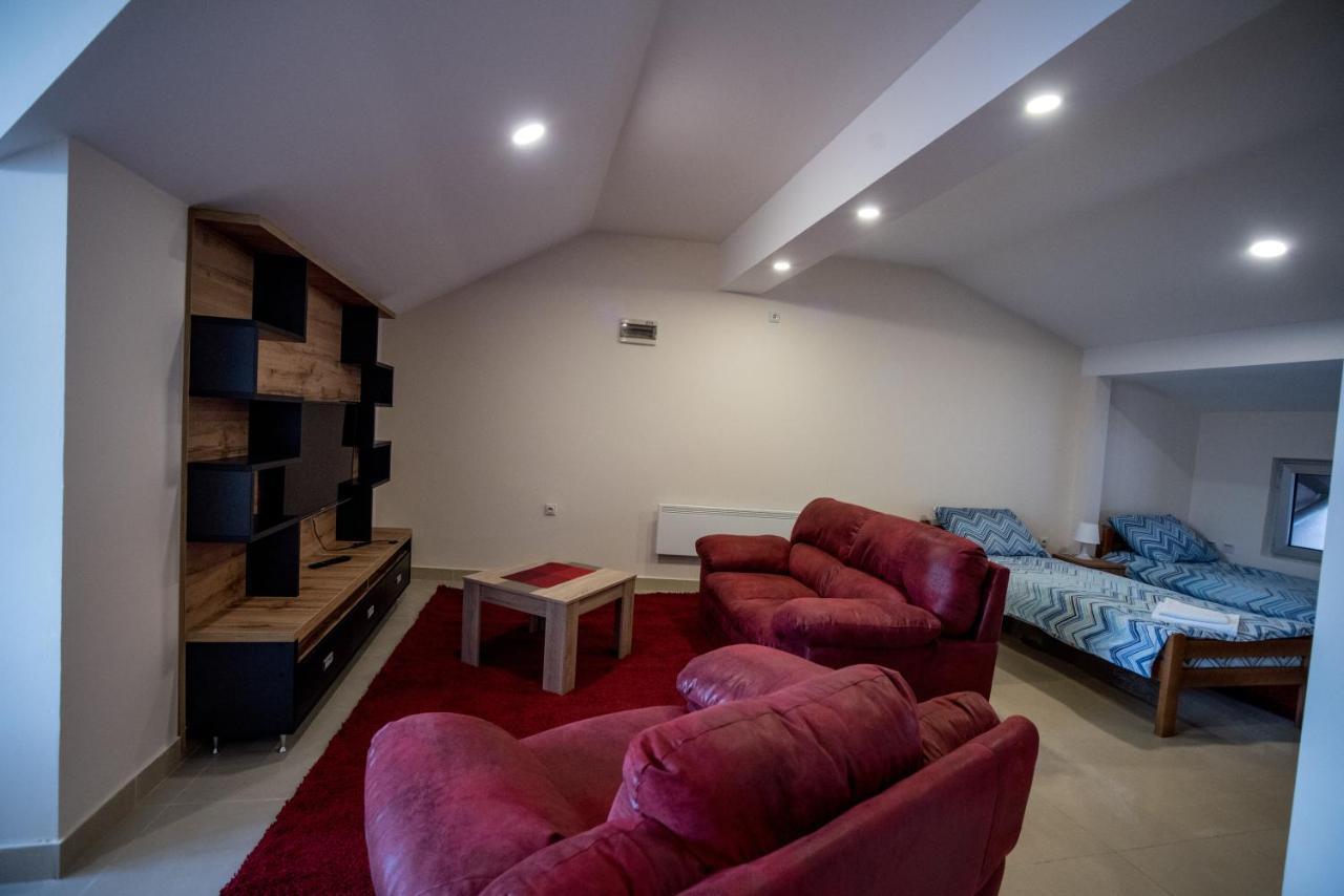 City Center Apartments Pirot Bagian luar foto
