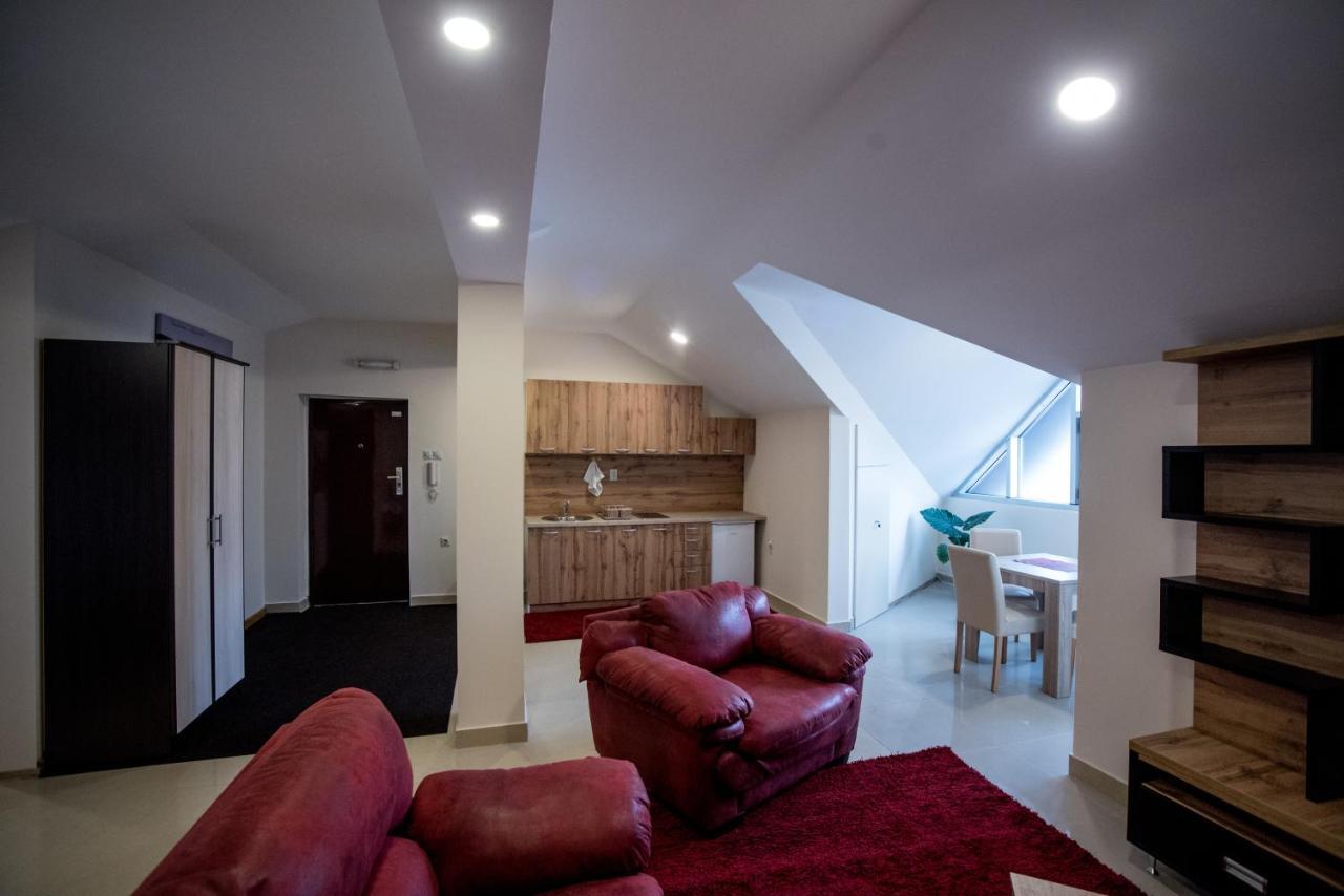 City Center Apartments Pirot Bagian luar foto