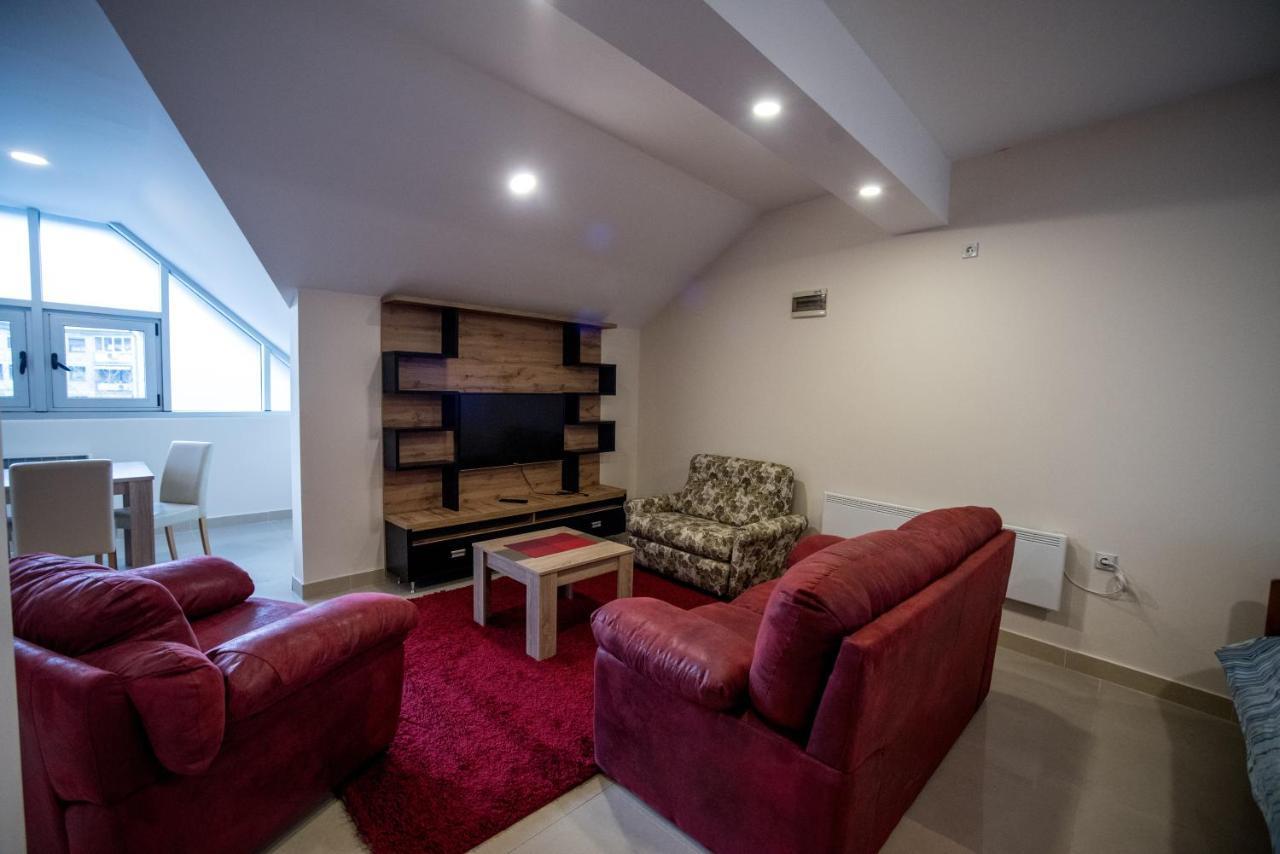 City Center Apartments Pirot Bagian luar foto