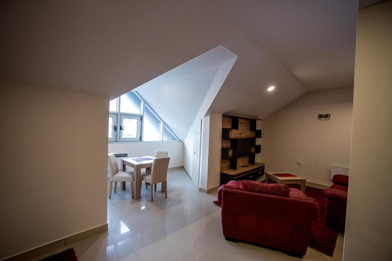 City Center Apartments Pirot Bagian luar foto
