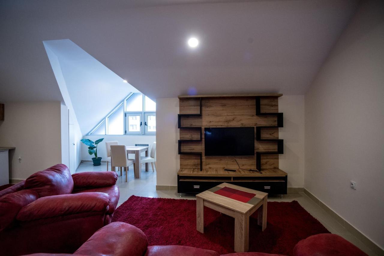 City Center Apartments Pirot Bagian luar foto