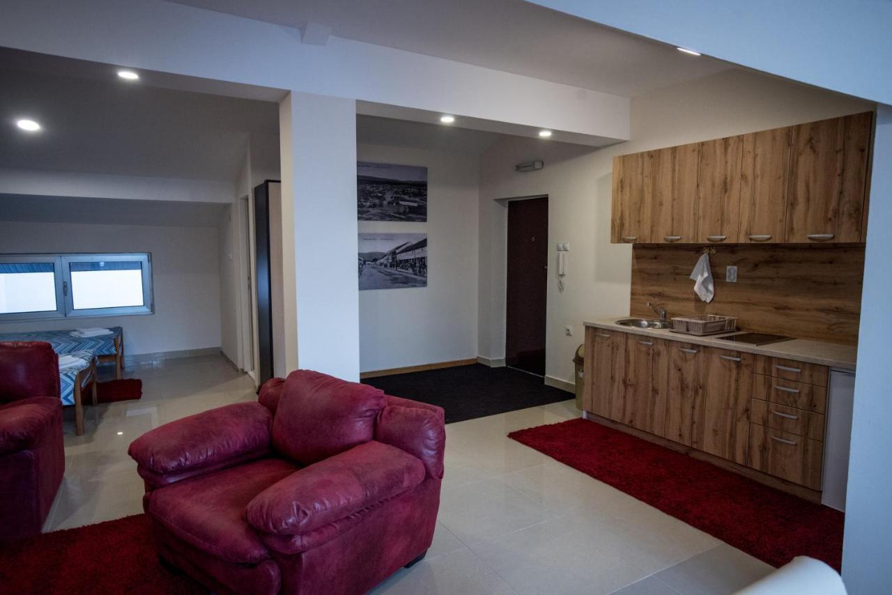 City Center Apartments Pirot Bagian luar foto